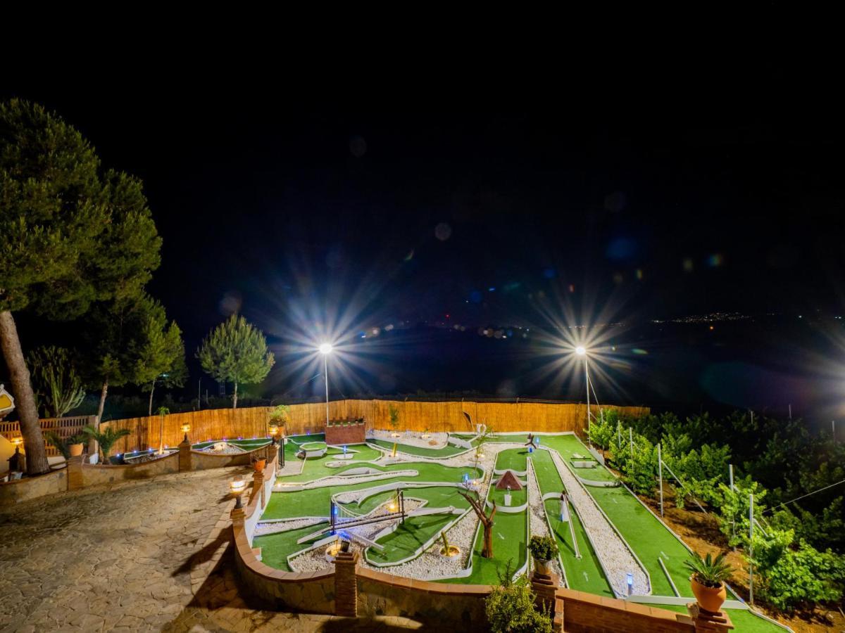 Villaer Cubo's Fina & Minigolf Included Málaga